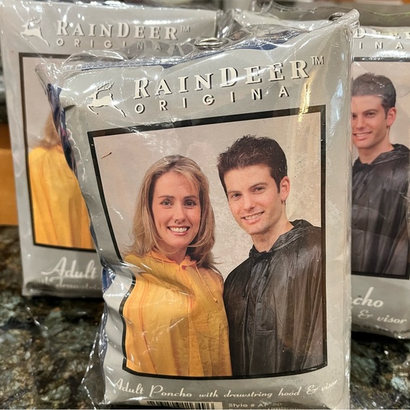 3 Brand New Unisex Adult Raindeer Hooded Reusable Rain Ponchos - Picture 1 of 5